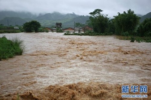 8��19�գ����������������������������񷿱���ˮΧ�������գ���ǿ����Ӱ�죬����������������11���������ܲ�ͬ�̶ȵĺ����ֺ����ݳ���ͳ�ƣ�ȫ�ر���ˮΧ��Ⱥ��2500���������ַ��ݡ���·����������٣�ũ��������3���Ķ��Ŀǰ������Ա�����ı��档�»��緢(���� ��)