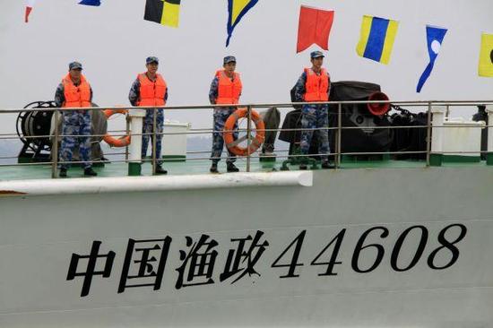 外媒称菲律宾让渔民避开黄岩岛：中国就在那里