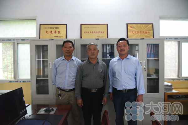 【网络媒体走转改】抛弃污染严重的养猪场 王家店村转型要建度假小镇
