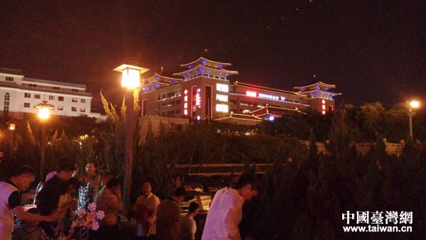 西安回民街：比台北士林更热闹的夜市