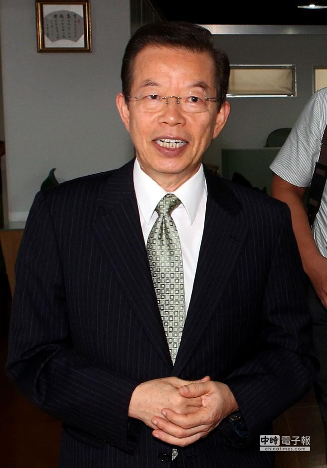 谢长廷对蔡英文再喊话：民进党主席不应参选领导人。
