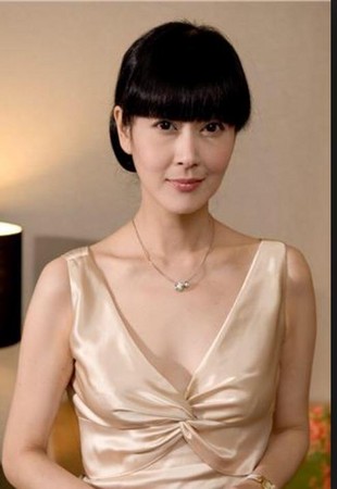 欢欢生前曾有两段婚姻但都以离婚收场
