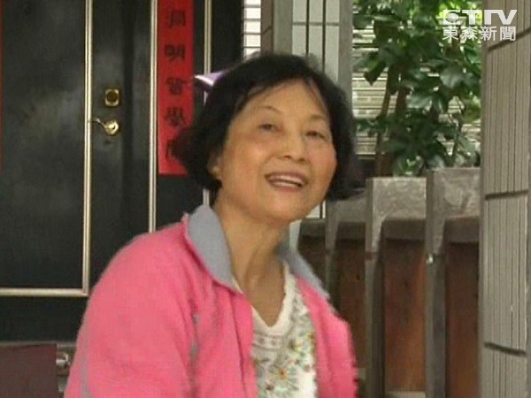 台媒曝叶世文妻子勤俭生活 吃60元自助餐穿百元衣