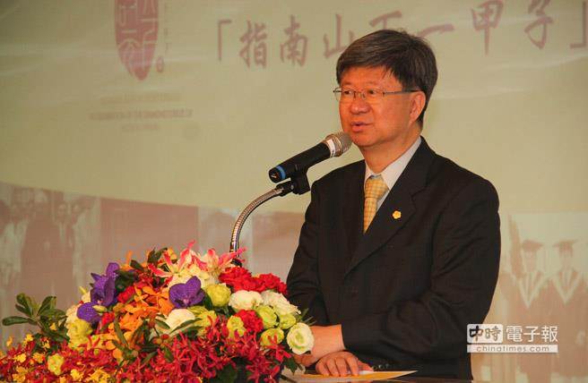 台湾政治大学校长吴思华接任台“教育部长”