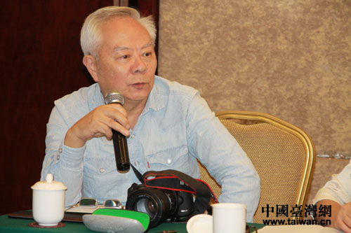 浙江大学台研所《海峡经纬》杂志主编马光武在分组讨论中发言