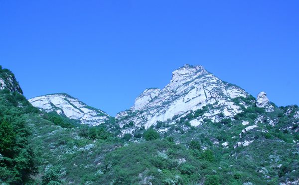 天生桥风景区的“骆驼山”。（中国台湾网 郭晓康摄）