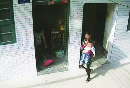 中年妇女扮租客抱走邻居小孩