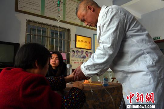 湖北恩施爷孙四代的坚守:累计驻村行医80载(图)