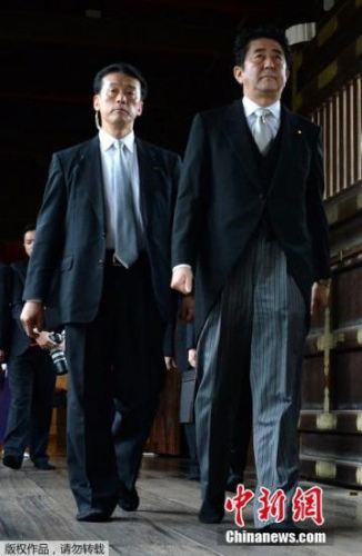 安倍的权宜之计:日本战败日,不拜靖国神社