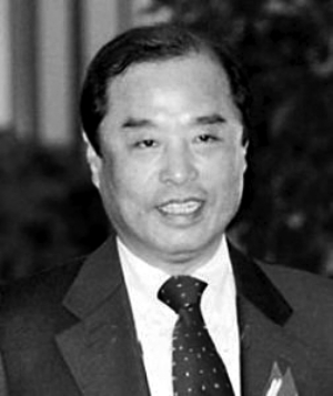 金秉准11月2日,朴槿惠提名卢武铉总统时期幕僚金秉准为新总理人选,遭到在野党阵营强烈反对。