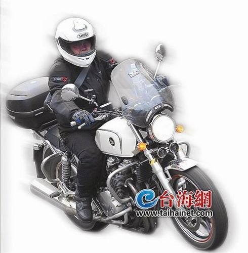 台湾大叔骑摩托游大陆 称能环游大陆就不虚此生