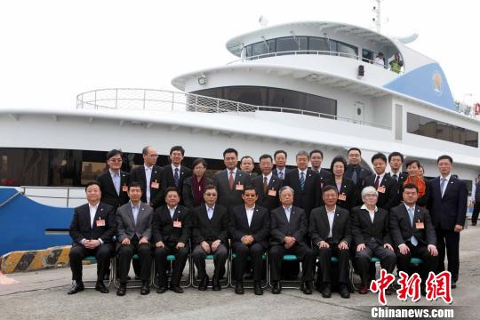 海协会会长陈德铭参访高雄港（图）