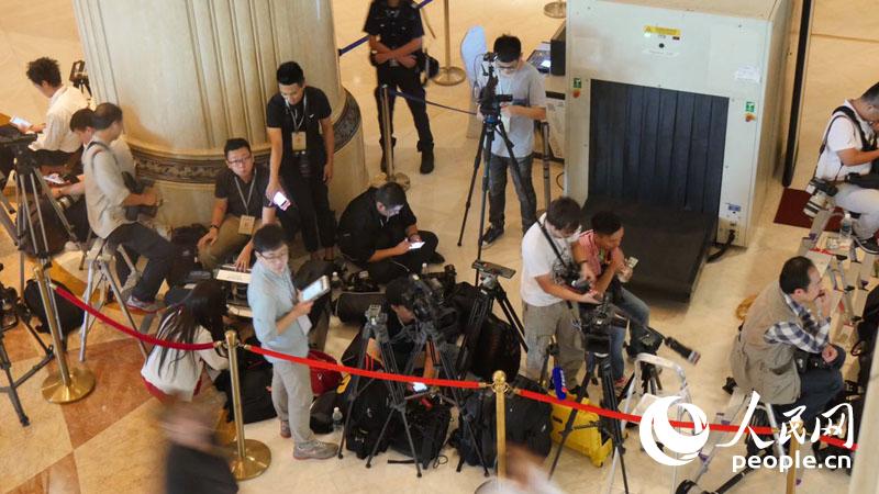 中外媒体聚焦“习马会” 各显神通（图）