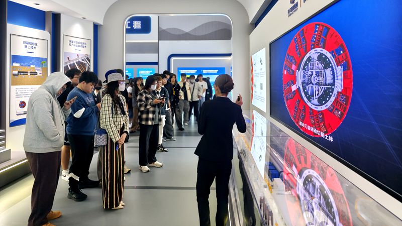 ��У̨��ѧ��ʵ�زη��ý���š���ͨ��ͷ