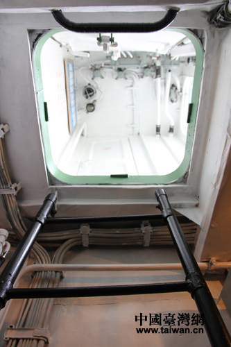 万里海疆巡礼:探访"海上轻骑兵"037型猎潜艇(组图)