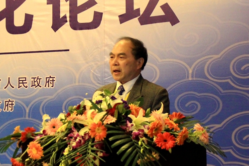 四川大学老子研究学院院长詹石窗发言