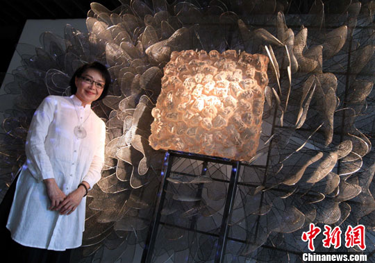 台湾琉璃艺术家杨惠姗创新力作亮相上海