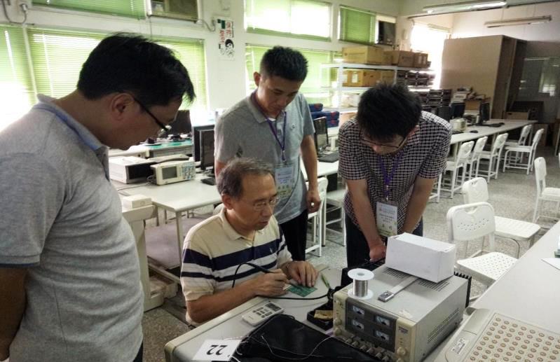 ����ְҵ����ѧԺ��֯רҵ��ʦ��̨��ѵȡ�û����ɹ�