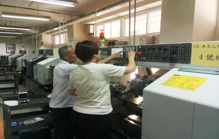 ����ְҵ����ѧԺ��֯רҵ��ʦ��̨��ѵȡ�û����ɹ�