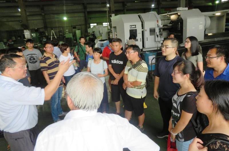 ����ְҵ����ѧԺ��֯רҵ��ʦ��̨��ѵȡ�û����ɹ�