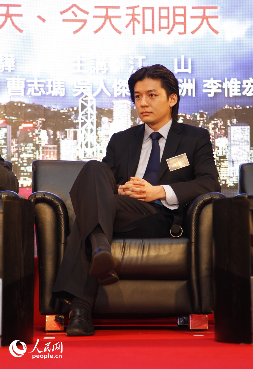 黄埔军校6期生张淳外孙唐堂出席论坛.