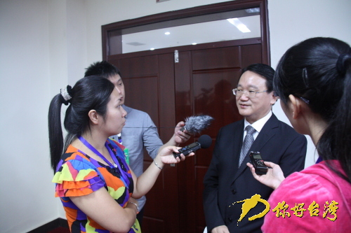 全国台企联副会长陈柏光接受记者采访(张腾阳 摄)