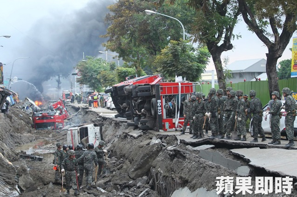 台湾高雄燃气爆炸现场(组图)