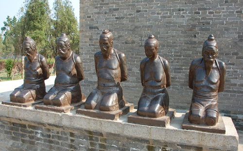 秦桧跪像(资料图)