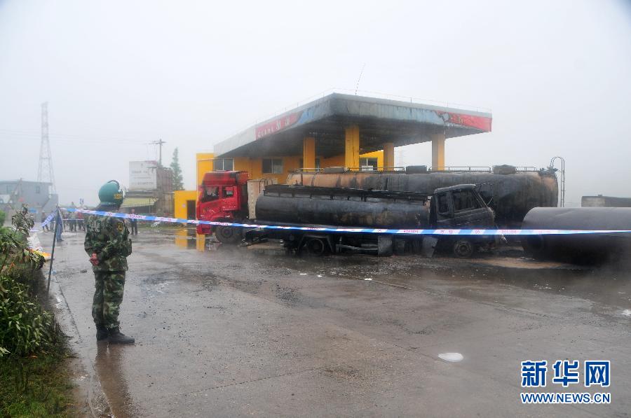 浙江临海一加油站油库发生爆炸起火 1人受伤