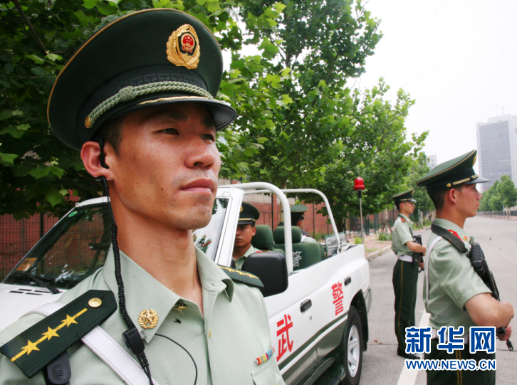直击:首都城市武警巡逻车组巡逻执勤