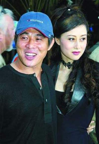 曝李连杰弃前妻内幕 为利智签下"卖身契"