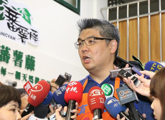 柯文哲欲把机场变火葬场 连胜文拟将殡仪馆迁山猪窟