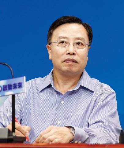 名嘴胡忠信"党产说"败诉 判赔30万登4大报道歉 - 台湾时政 - 东南网