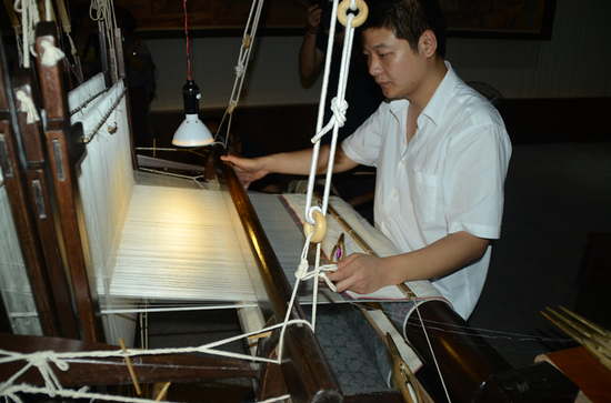 “绸都”古韵舞新风:“一带一路”上留下的“吴江足迹”