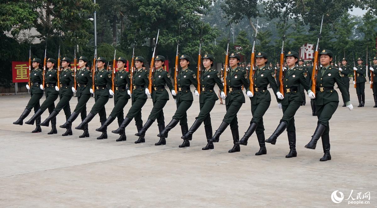 仪仗队日常训练.人民网   陈悦  摄