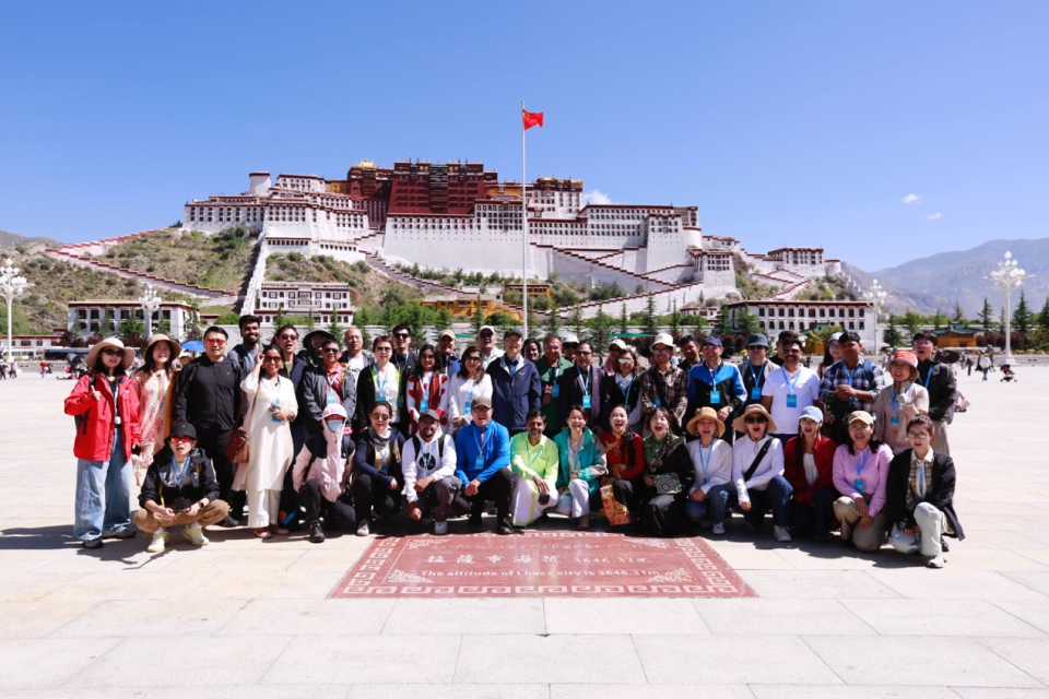 “中国在保护自然环境的同时实现了高度现代化!” ——多国记者眼中的现代西藏_fororder_图片1