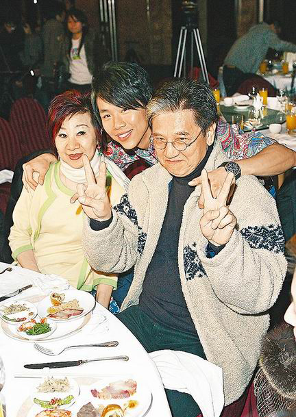 老父亲罹癌惊传病危 陶喆赴医院陪伴家人(图)