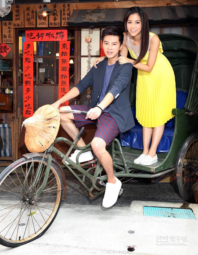 屏幕情侣任容萱李国毅再合体甜蜜套牢图