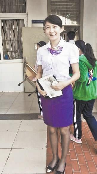 厦门一中学美女老师走红网络 制服照惊艳(图)