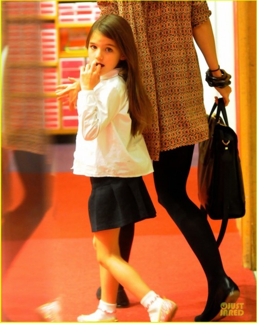 阿汤哥爱女小苏瑞海量近照曝光 网友:越长越美_科教_中国台湾网