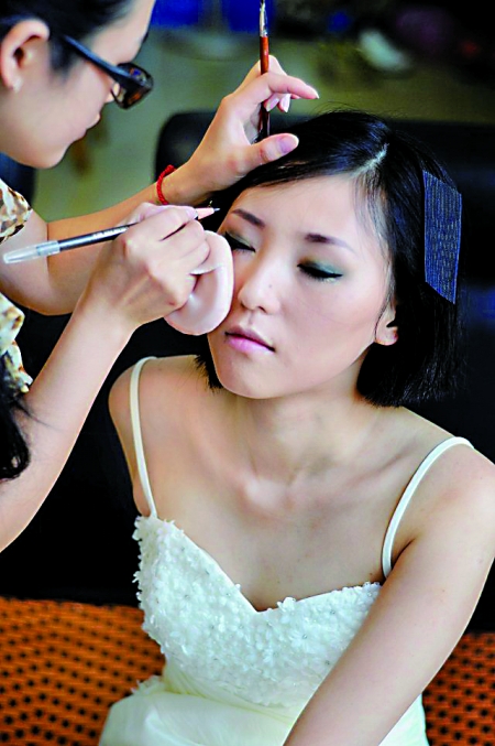 走近婚礼策划师:女汉子撑一片天 最感动自己婚礼