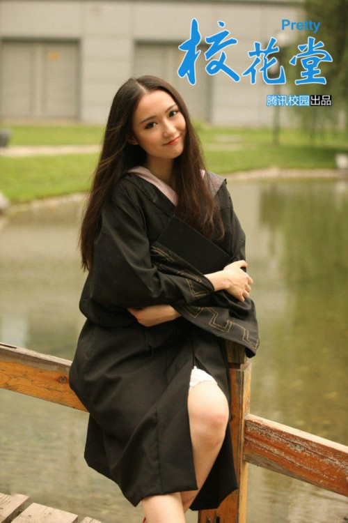 高清中传校花肖珊笑容甜美如邻家女孩儿