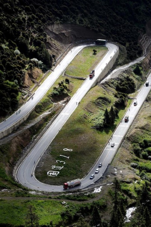 川藏公路系统升级"天路"即将变"坦途"(图)