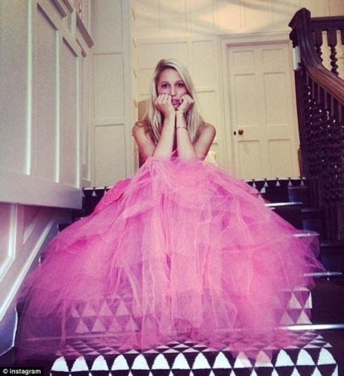 18岁希腊公主豪放奢华生活(组图)