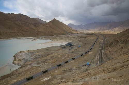 川藏青藏公路60年:"天路"筑忠魂