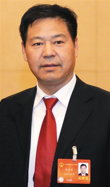 蓝翔校长请辞全国人大代表获准