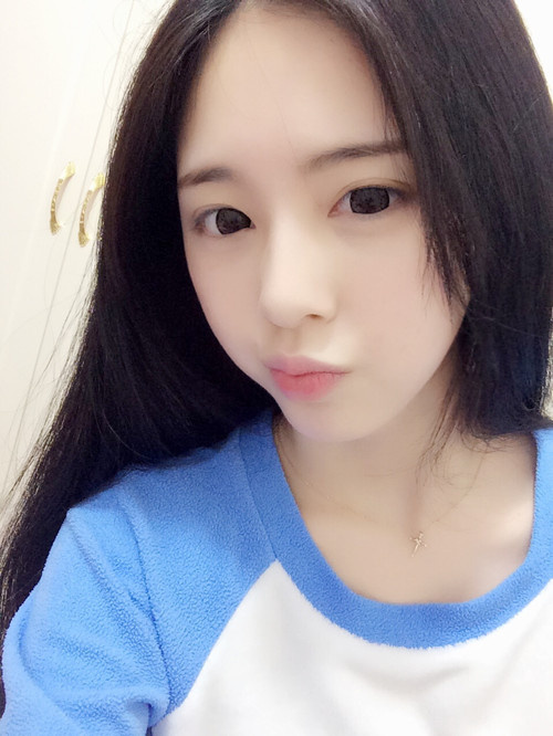 厦大校花清纯照被赞胜过奶茶妹当模特月入两万