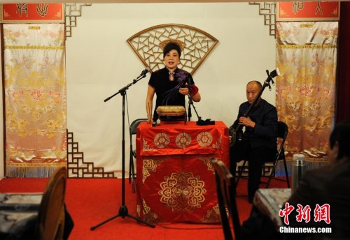 坚守东北大鼓的艺人