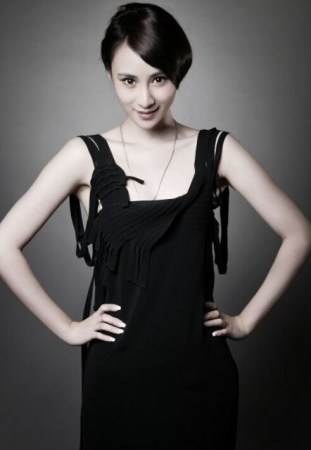 胡歌承认和林晓恋情 海量图片曝光其情路