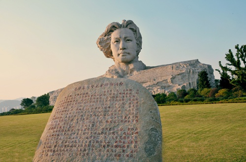 湖南建世界最大铜钱币雕塑 高达27米